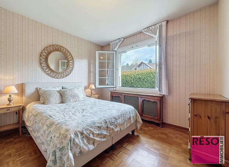 Maison - 230 m² - 7 pièces