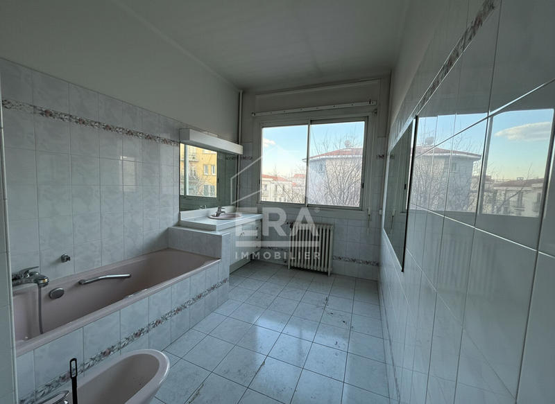 Immeuble - 13 pièces