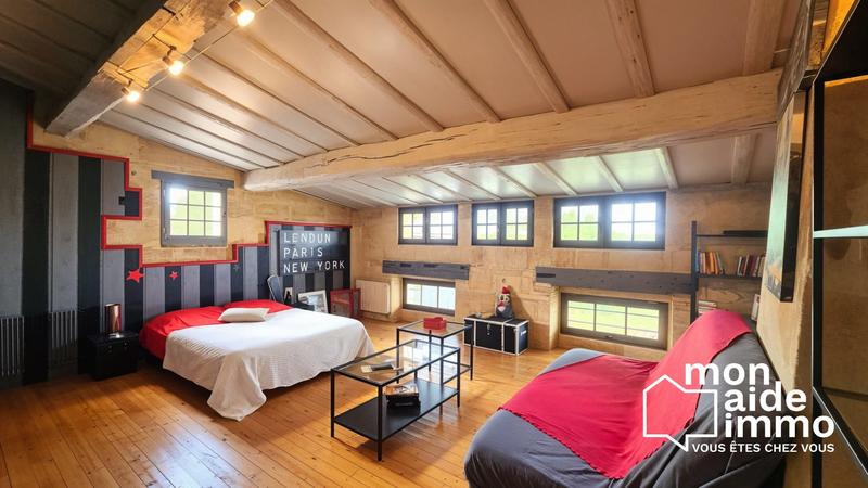 Maison - 250 m² - 7 pièces