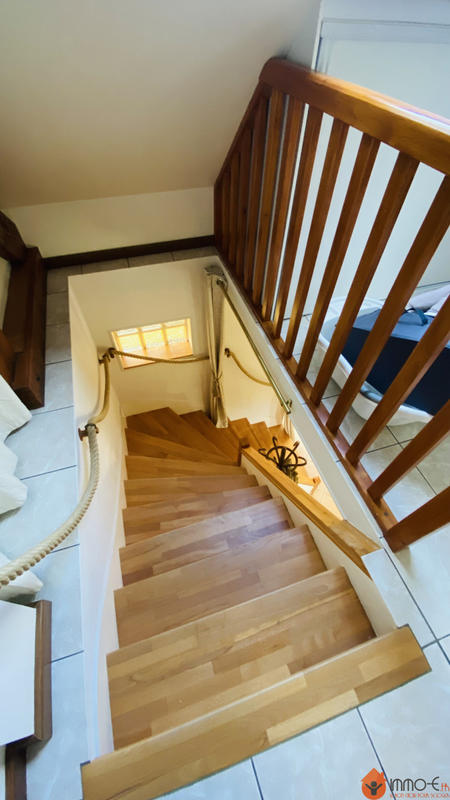 Maison - 90 m² - 5 pièces