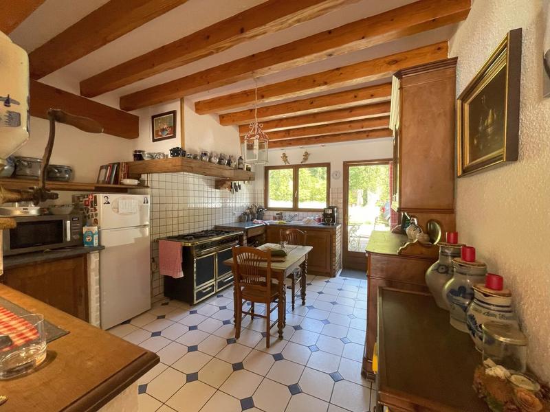 Immeuble mixte - 518 m² - 16 pièces