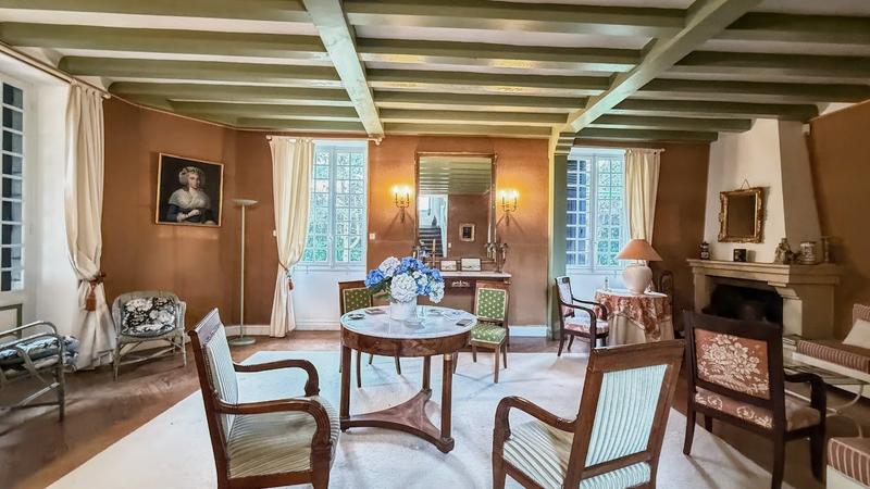 Propriété - 225 m² - 8 pièces