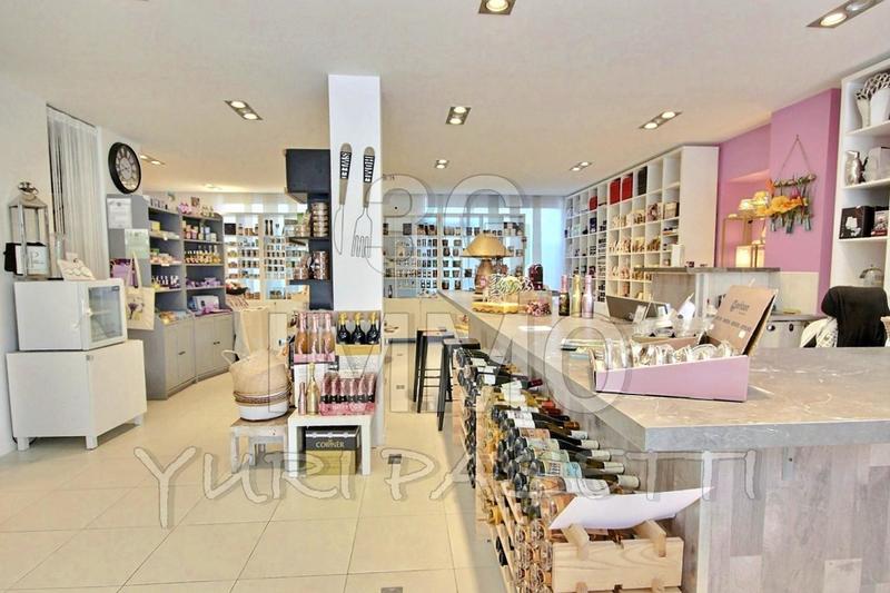 Fonds de commerce - Magasins - 80 m²