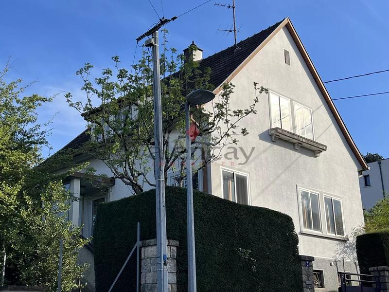 Maison - 95 m² - 5 pièces