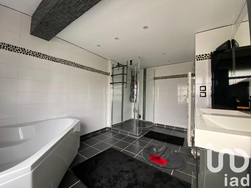 Maison - 136 m² - 5 pièces