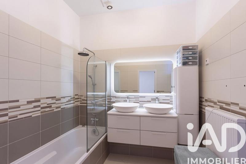 Maison - 208 m² - 8 pièces