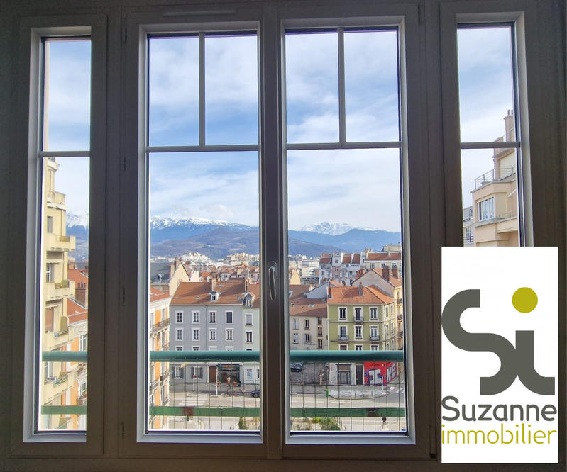 Appartement - 99 m² - 4 pièces