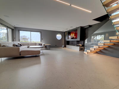 Villa - 250 m² - 6 pièces