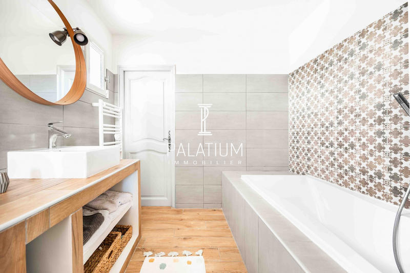 Villa - 268 m² - 7 pièces