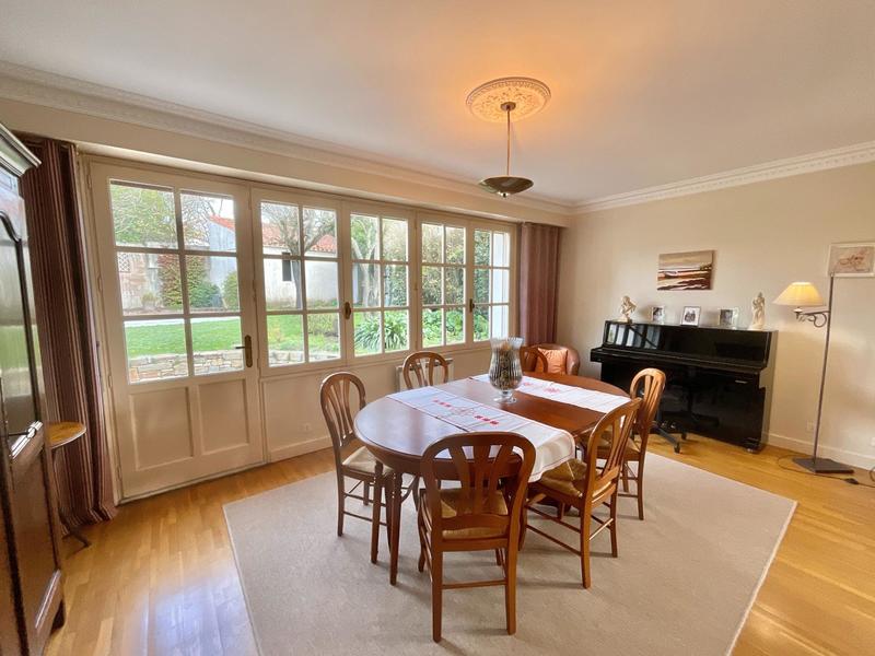 Maison - 164 m² - 8 pièces