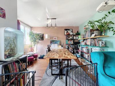 Appartement - 81 m² - 5 pièces