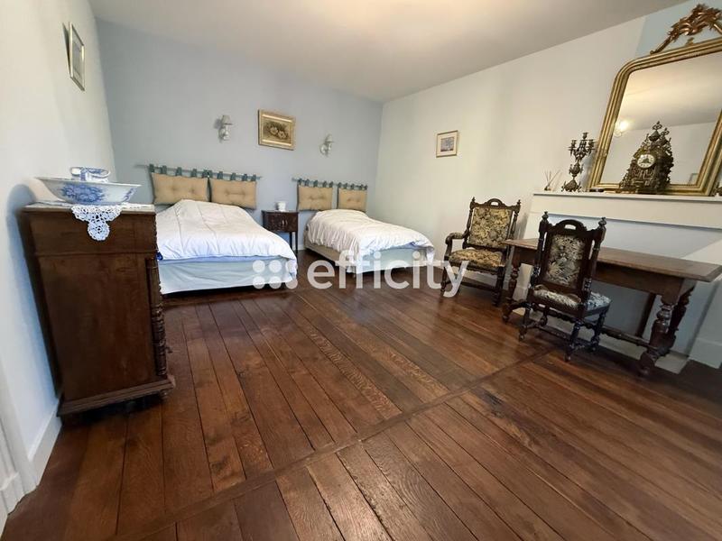 Maison - 205 m² - 6 pièces