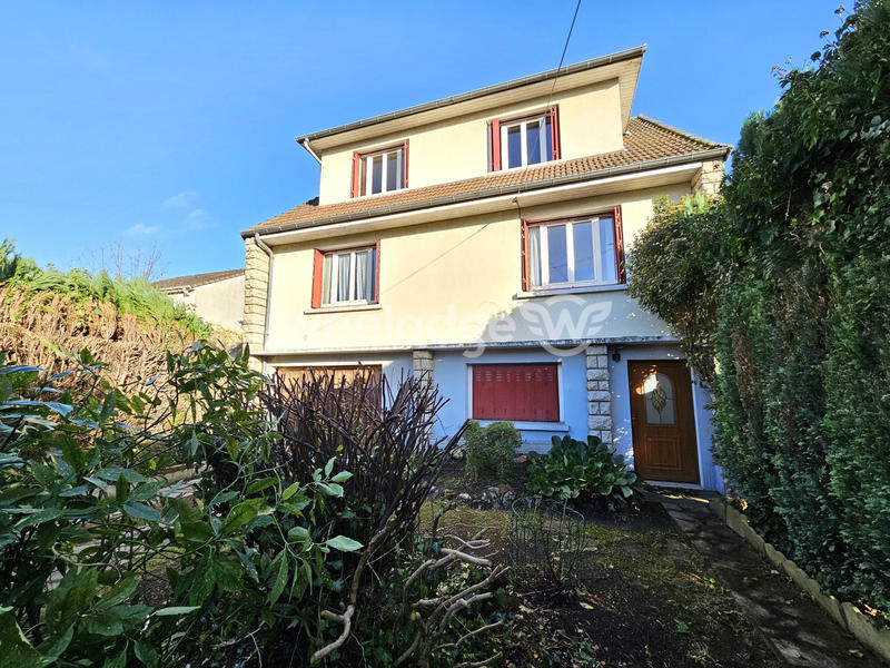 Maison - 143 m² - 8 pièces
