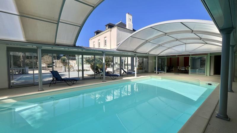 Maison - 454 m² - 12 pièces