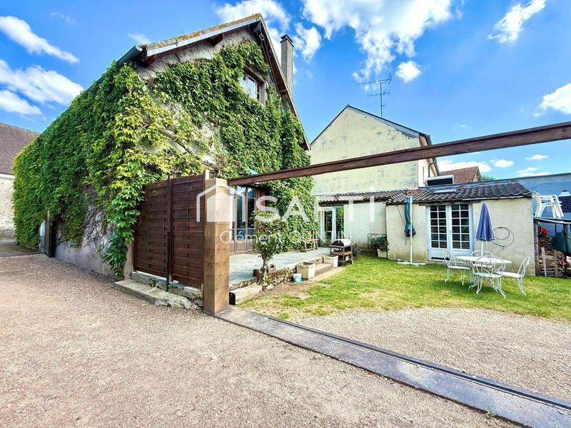 Maison - 180 m² - 8 pièces