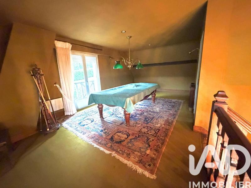 Maison - 222 m² - 7 pièces