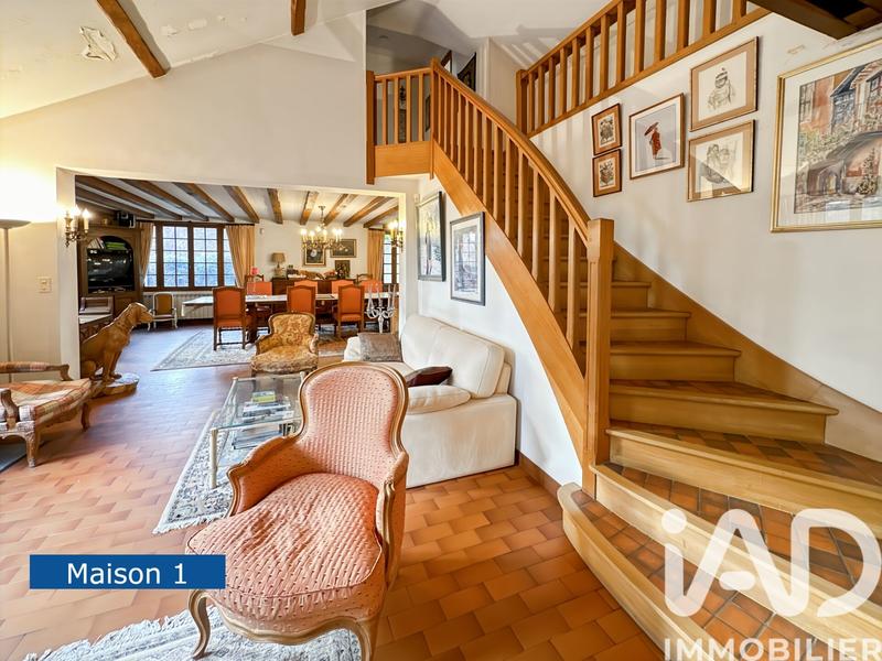 Maison - 278 m² - 9 pièces