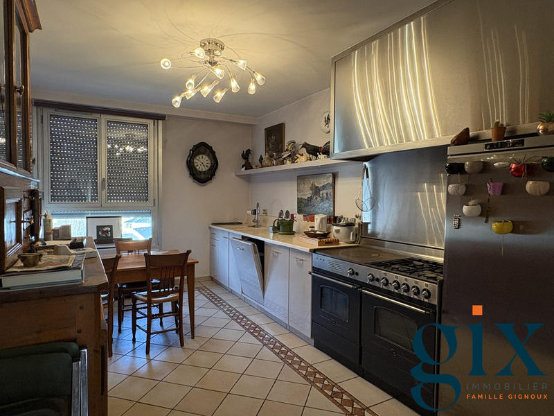 Appartement - 172 m² - 6 pièces