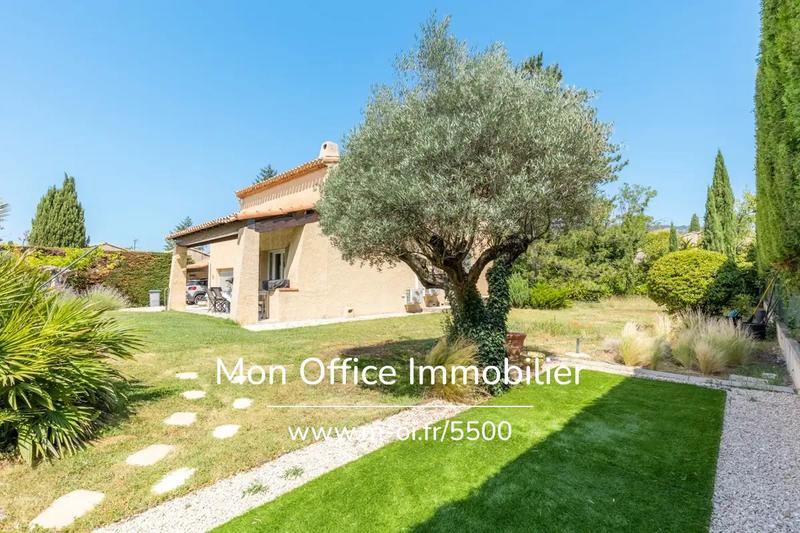 Maison traditionnelle - 145 m² - 5 pièces