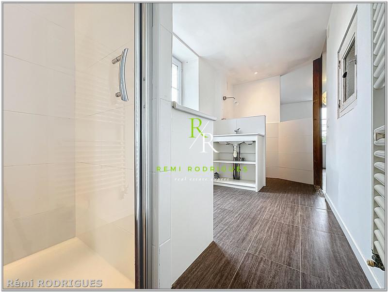 Maison - 219 m² - 10 pièces