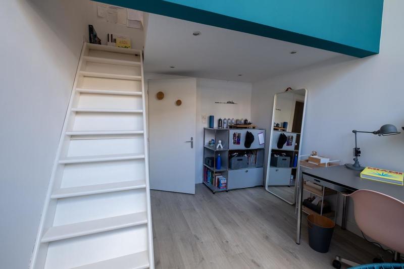 Loft - 323 m² - 6 pièces