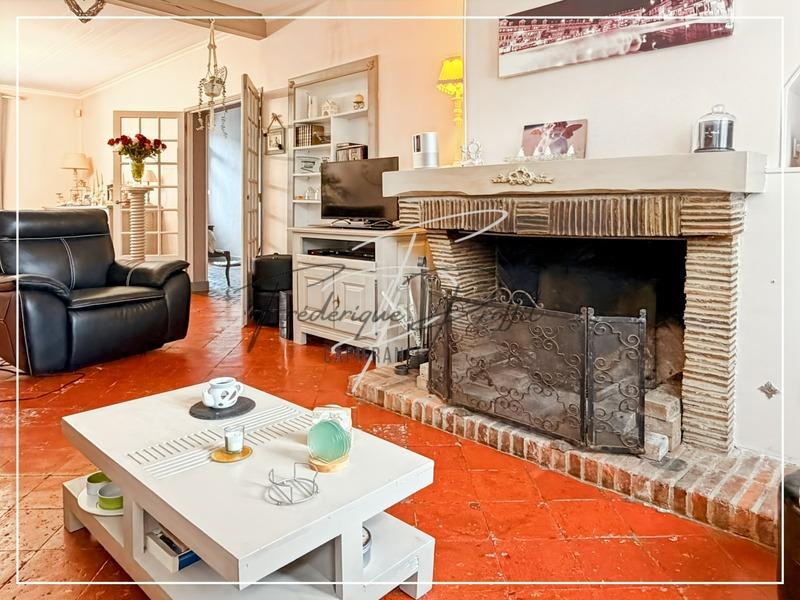 Demeure - 368 m² - 11 pièces