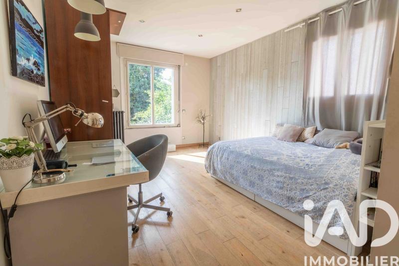 Maison - 266 m² - 10 pièces