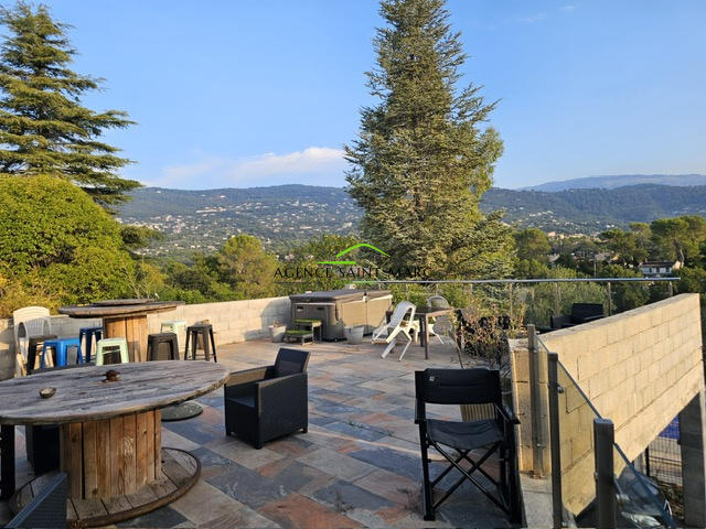 Maison - 158 m² - 7 pièces