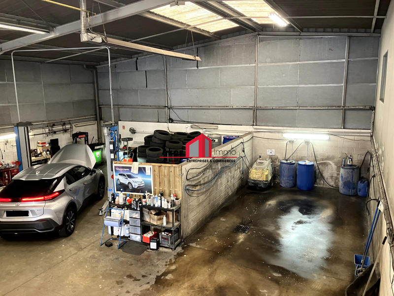 Local commercial - 750 m² - 4 pièces