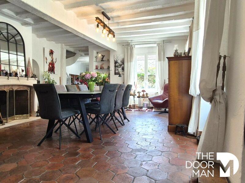 Maison ancienne - 216 m² - 8 pièces