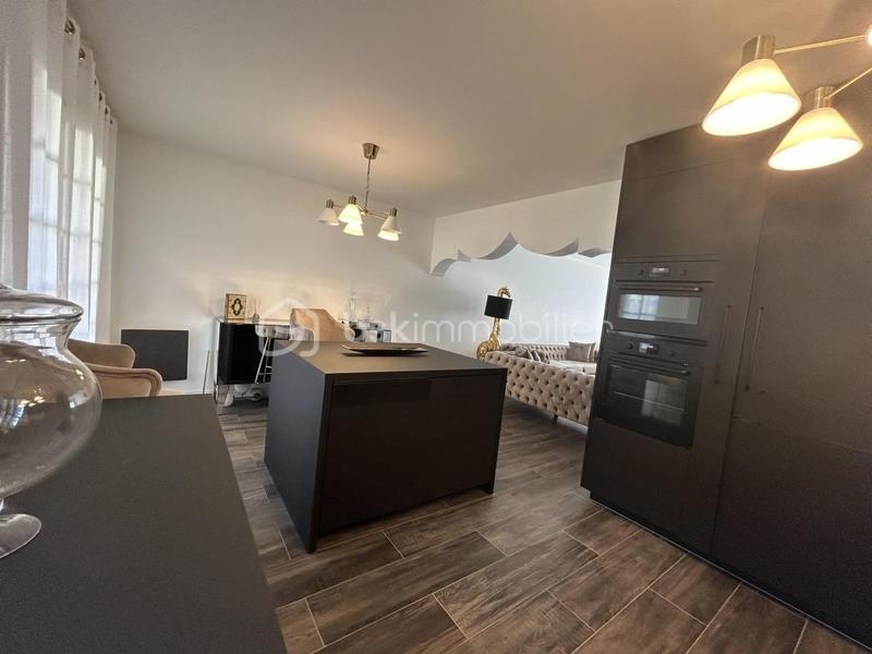 Maison - 150 m² - 8 pièces