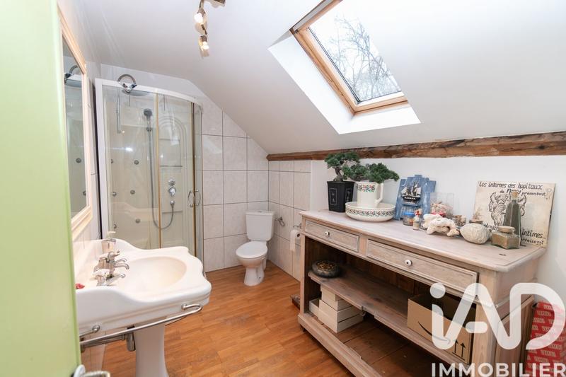 Maison - 247 m² - 9 pièces