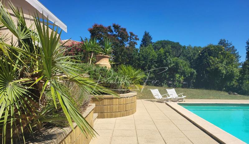 Maison - 166 m² - 5 pièces