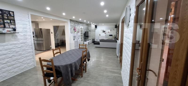 Maison contemporaine - 174 m² - 7 pièces