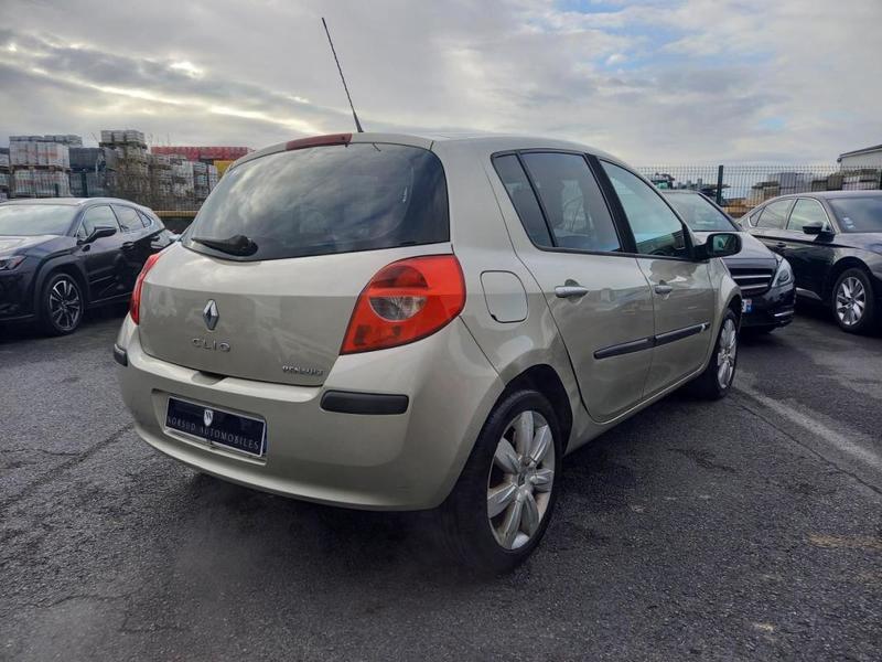 Renault Clio III 1.4i 98 Ch Luxe Privilège - Garantie 3 Mois