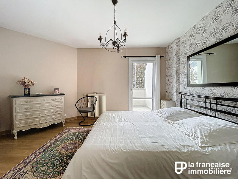 Appartement - 111 m² - 6 pièces