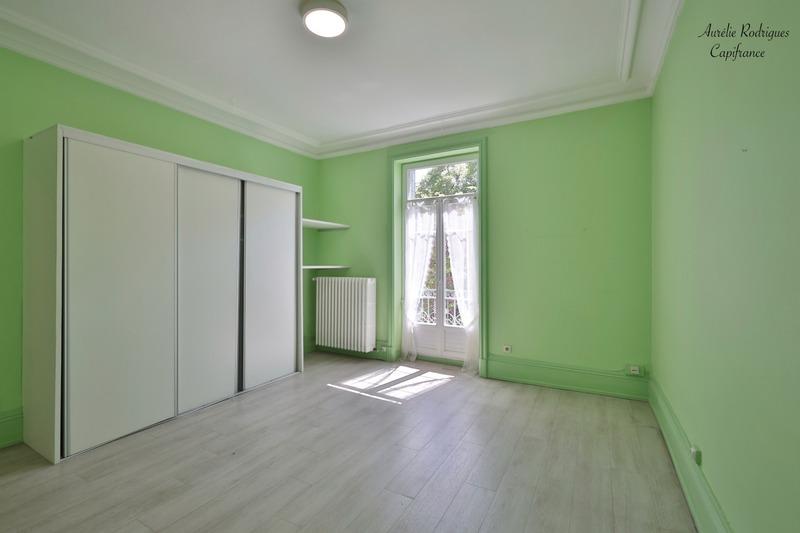 Propriété - 370 m² - 14 pièces