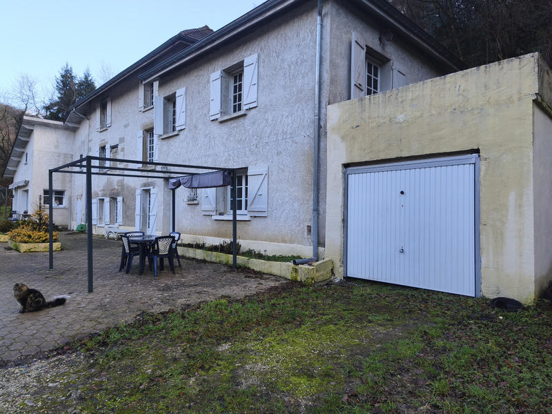 Propriété - 245 m² - 22 pièces