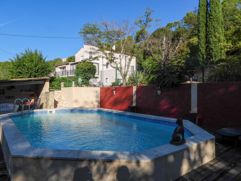 Maison - 272 m² - 9 pièces