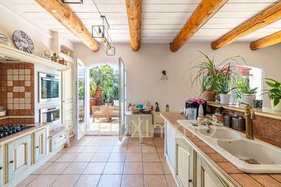 Villa - 225 m² - 6 pièces