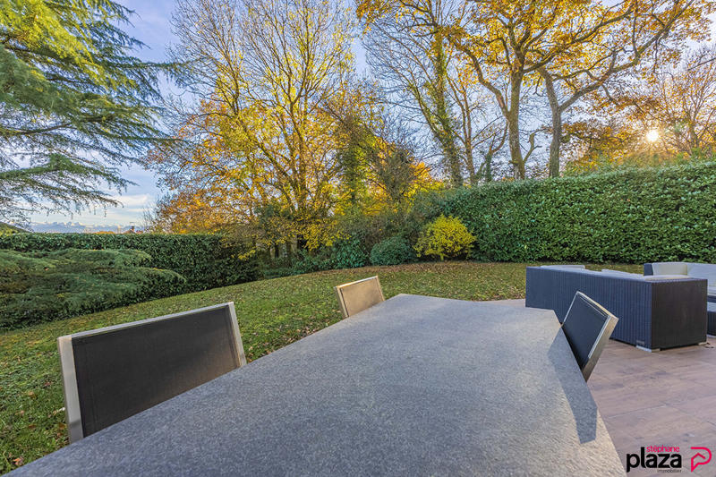 Maison - 244 m² - 6 pièces