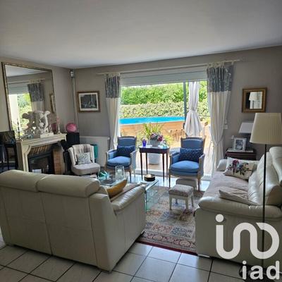 Maison - 185 m² - 8 pièces
