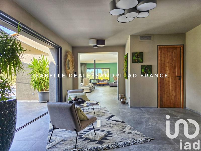 Maison - 340 m² - 10 pièces