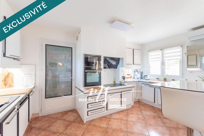 Maison - 215 m² - 7 pièces