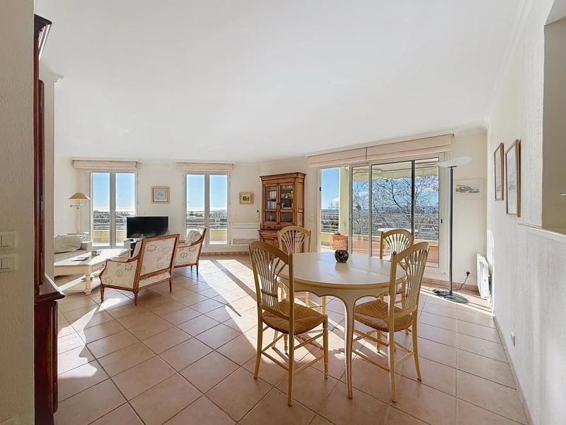 Appartement - 82 m² - 3 pièces