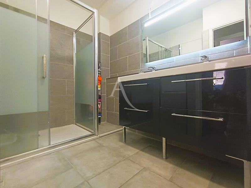 Appartement - 92 m² - 4 pièces