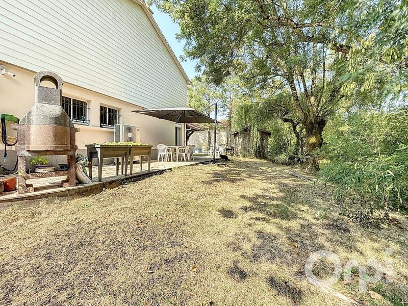 Maison - 180 m² - 7 pièces