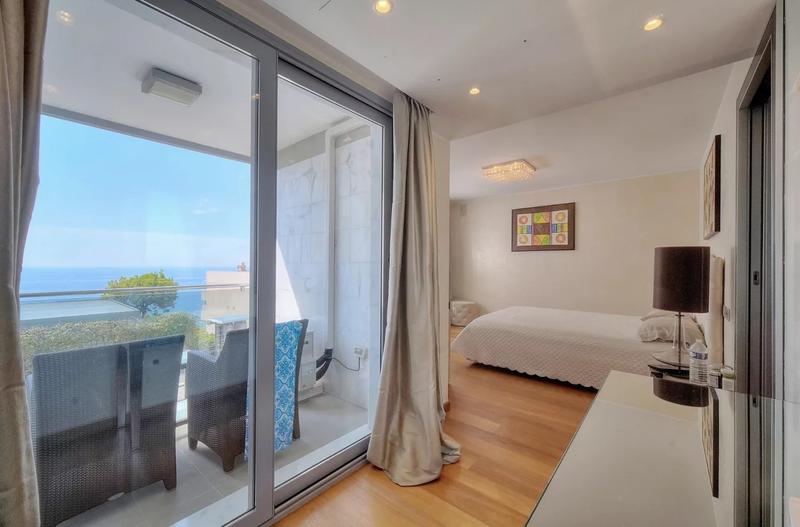 Appartement - 322 m² - 8 pièces