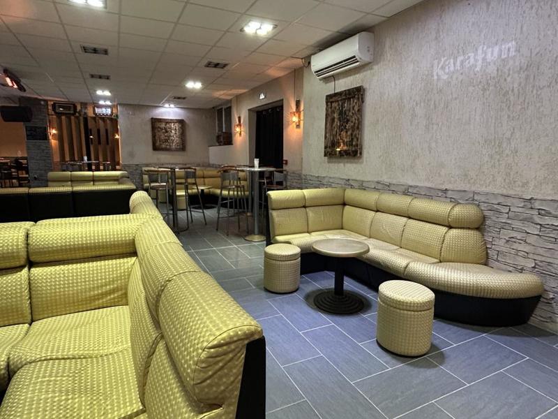 Local commercial - 438 m² - 5 pièces