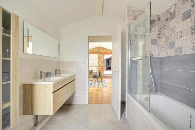 Maison - 220 m² - 7 pièces